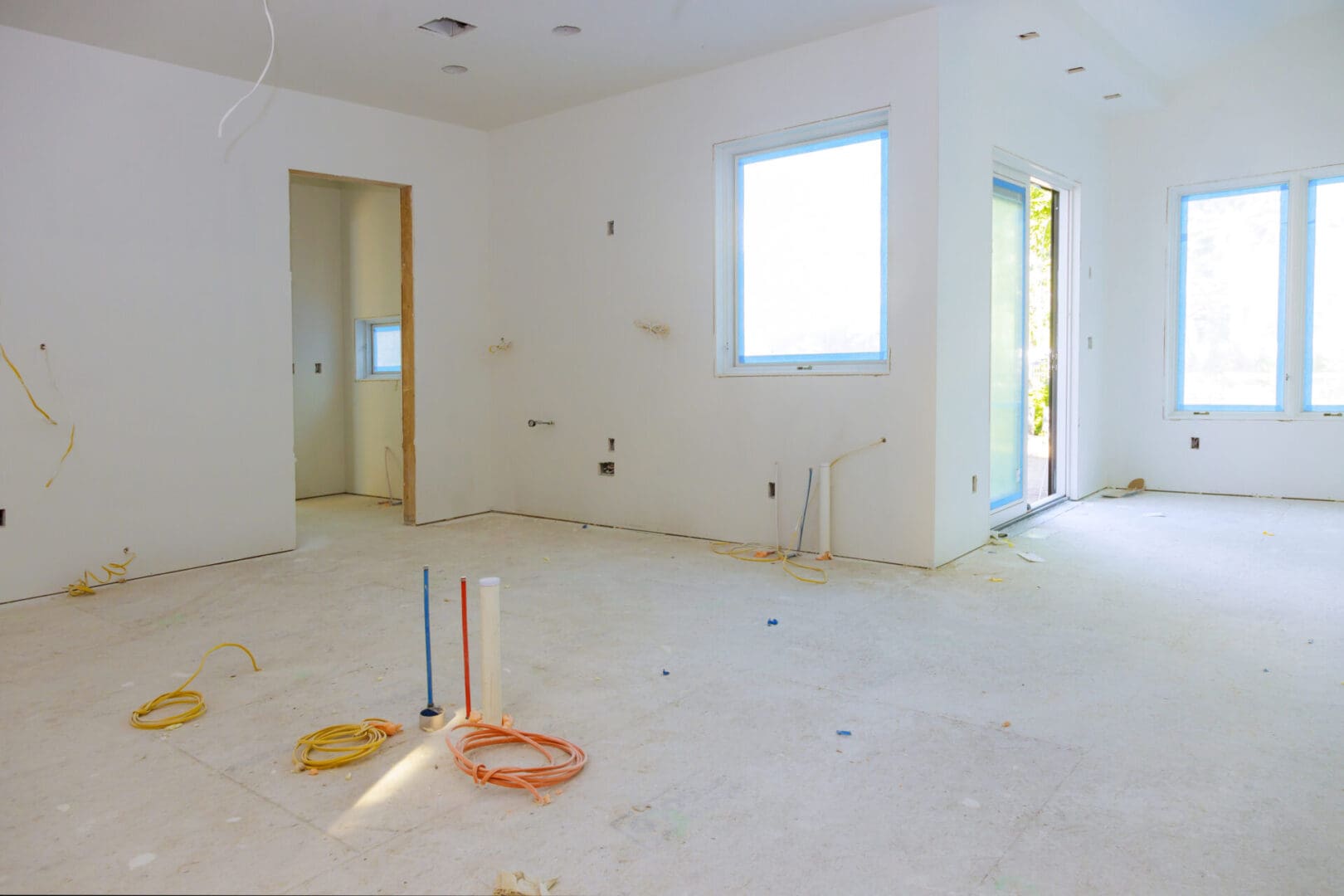 A room with white walls and floor in it